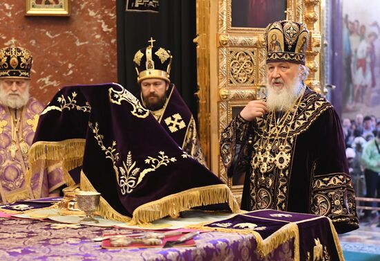 Patriarch holds service at Christ the Savior Cathedral on Maundy Thursday
