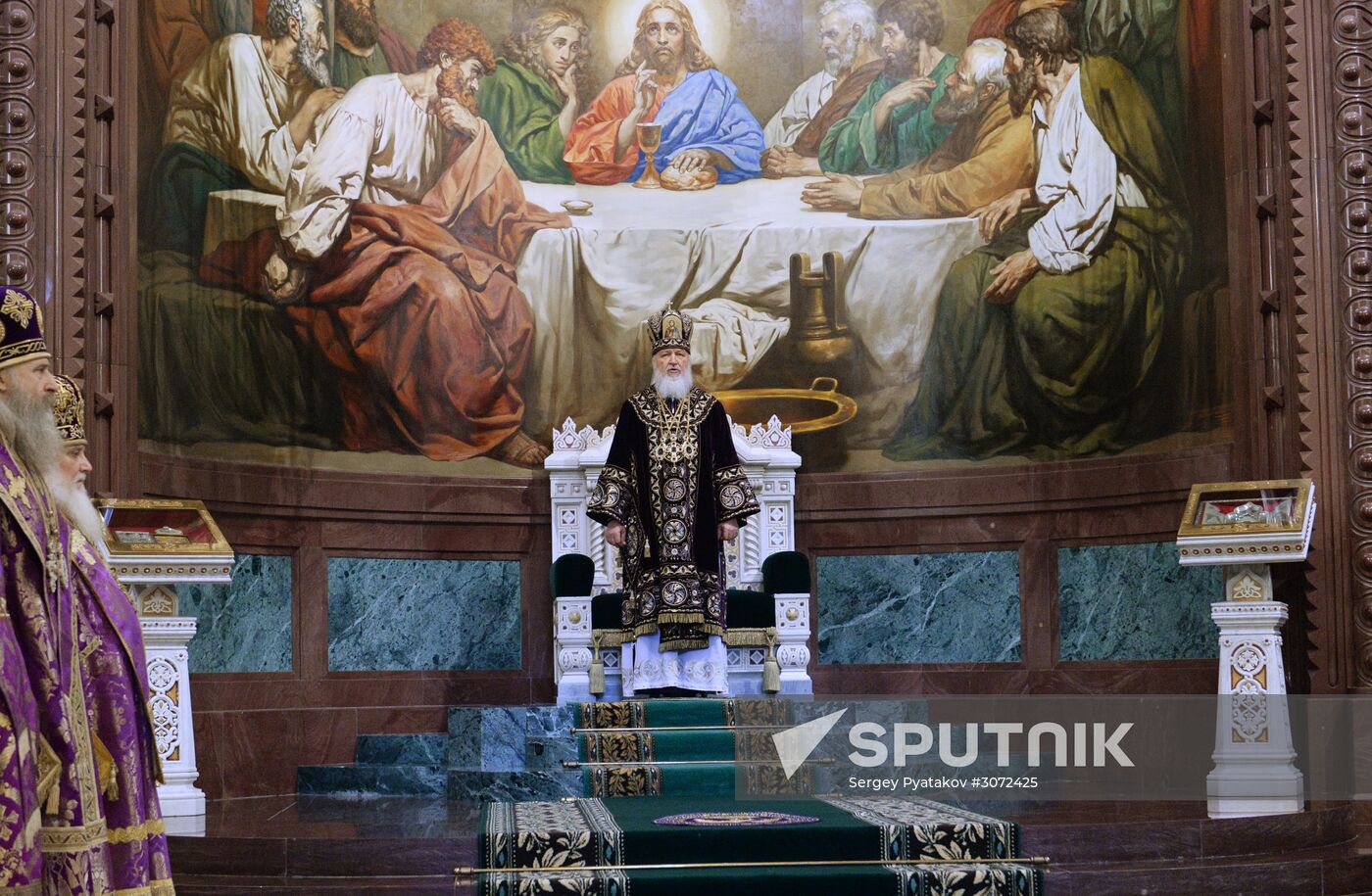 Patriarch holds service at Christ the Savior Cathedral on Maundy Thursday