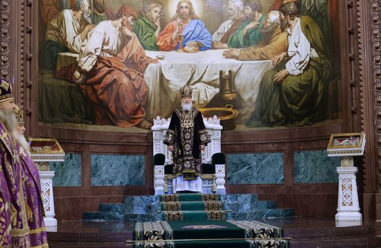 Patriarch holds service at Christ the Savior Cathedral on Maundy Thursday