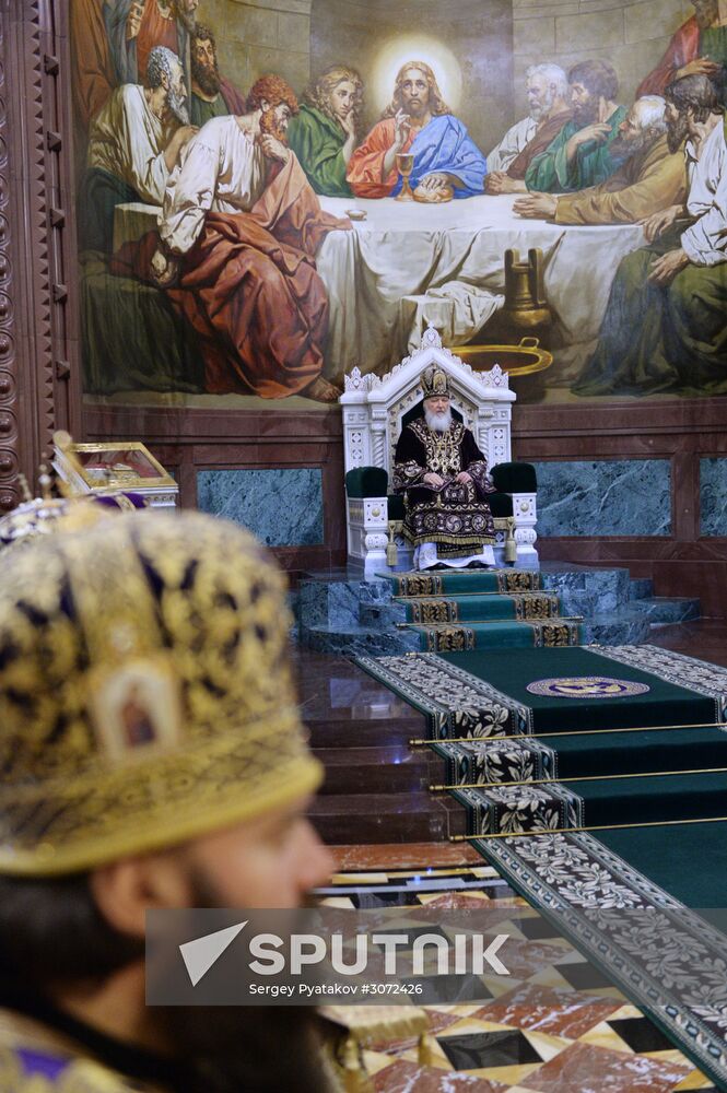 Patriarch holds service at Christ the Savior Cathedral on Maundy Thursday