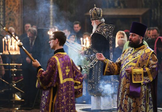 Patriarch holds service at Christ the Savior Cathedral on Maundy Thursday