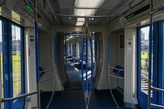 New Moskva trains begin transit on Line Seven
