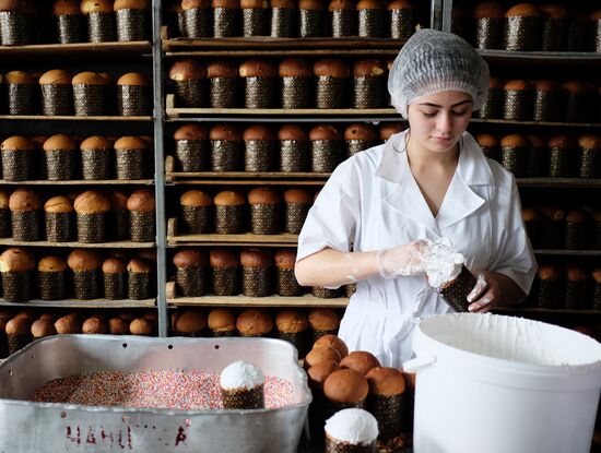 Easter cake production in Krasnodar