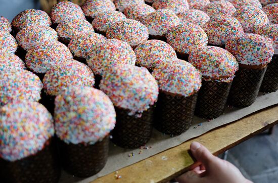 Easter cake production in Krasnodar
