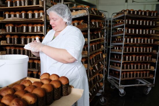 Easter cake production in Krasnodar