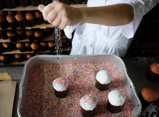 Easter cake production in Krasnodar