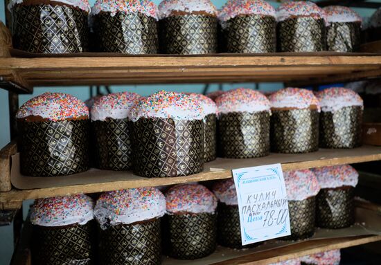 Easter cake production in Krasnodar