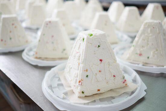 Easter cake production in Krasnodar