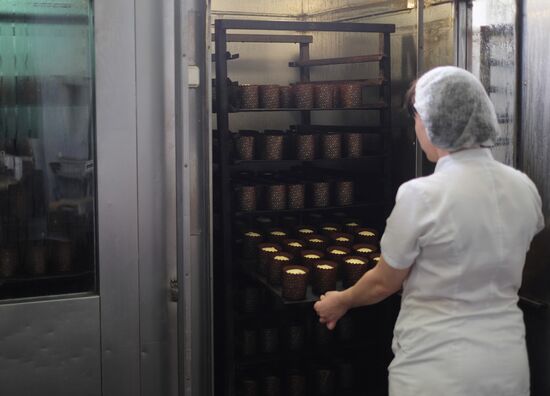 Easter cake production in Krasnodar