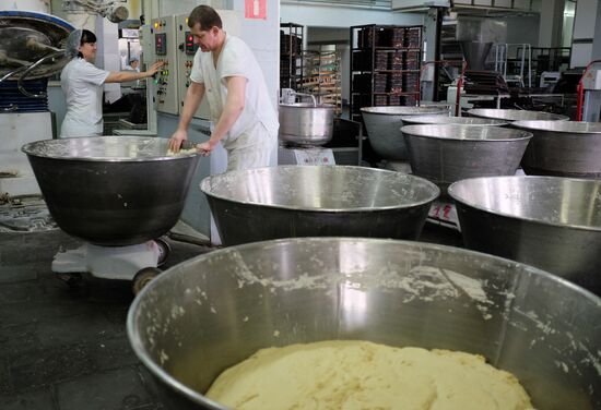 Easter cake production in Krasnodar