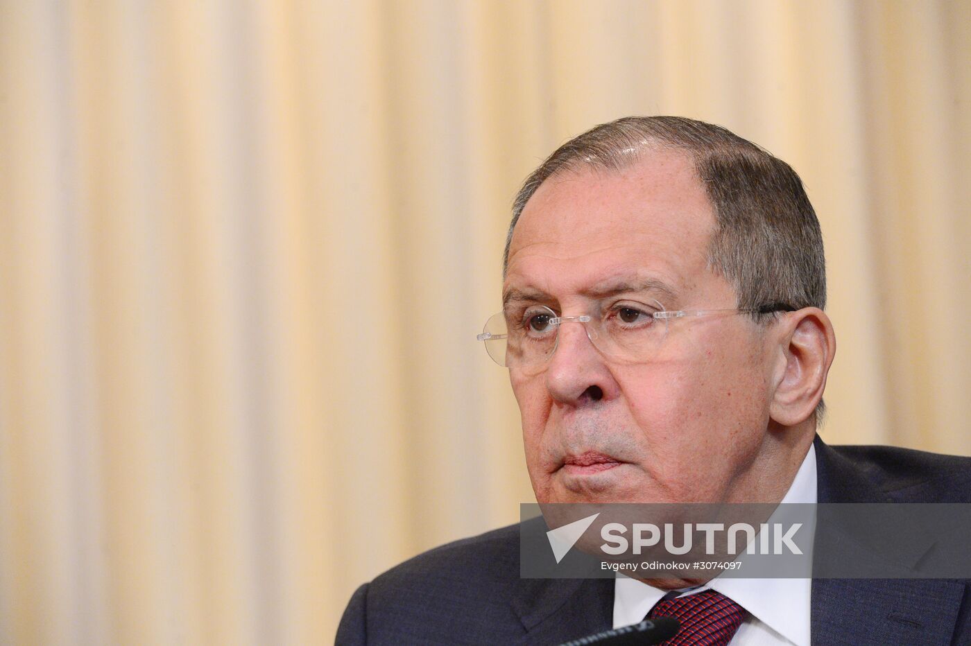 Russian Foreign Minister Lavrov meets with Qatari counterpart Al Thani