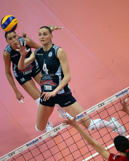 CEV Women's Cup. Unet Yamamay vs. Dynamo-Kazan
