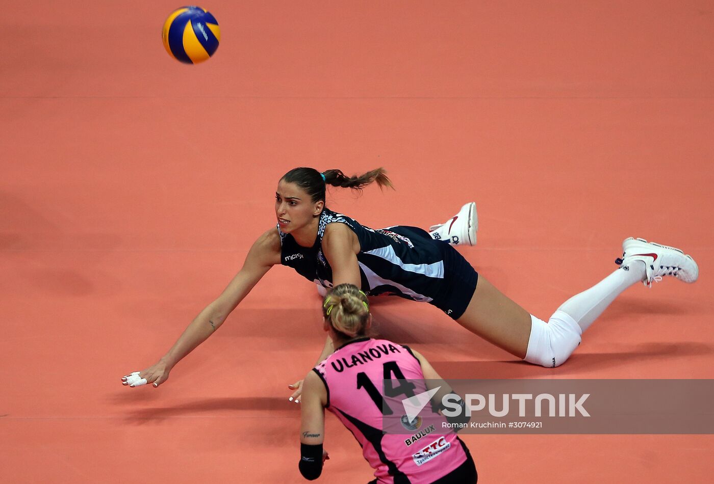 CEV Women's Cup. Unet Yamamay vs. Dynamo-Kazan