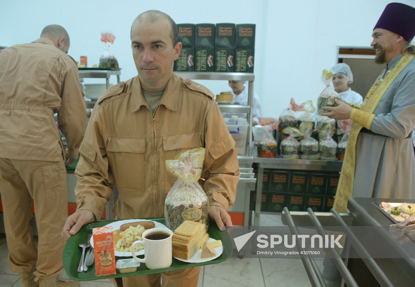 Easter cakes delivered to Russian soldiers in Syria from Moscow