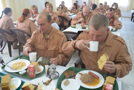 Easter cakes delivered to Russian soldiers in Syria from Moscow