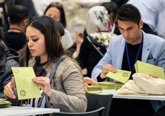 Referendum on changing Turkey's Constitution