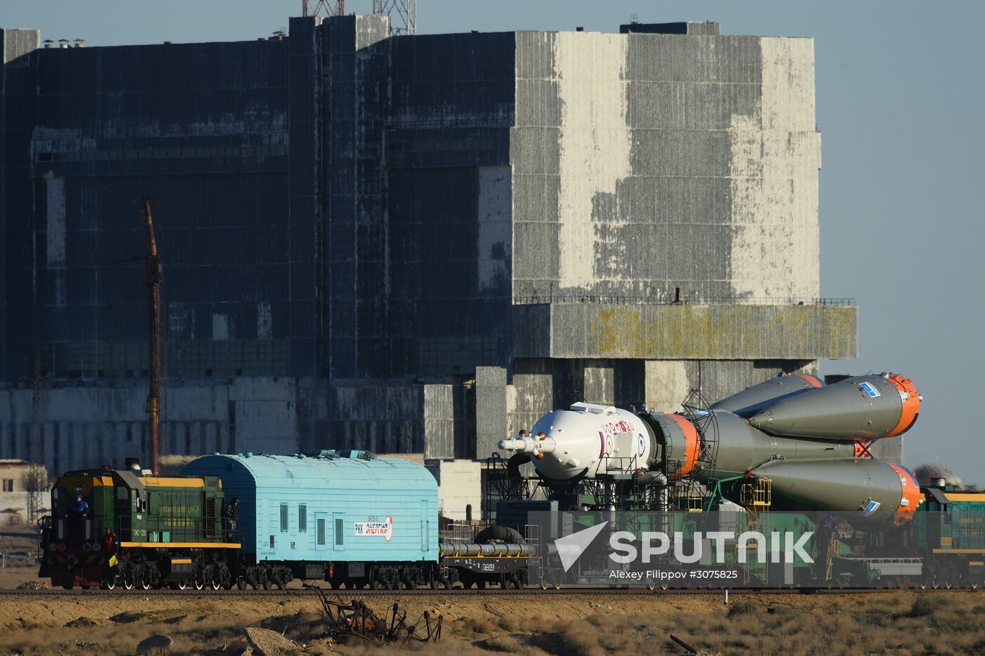 Soyuz FG carrier rocket with Soyuz MS-04 manned spacecraft moved to launch pad