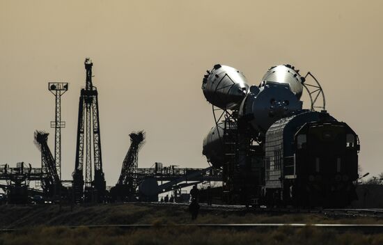 Soyuz FG carrier rocket with Soyuz MS-04 manned spacecraft moved to launch pad