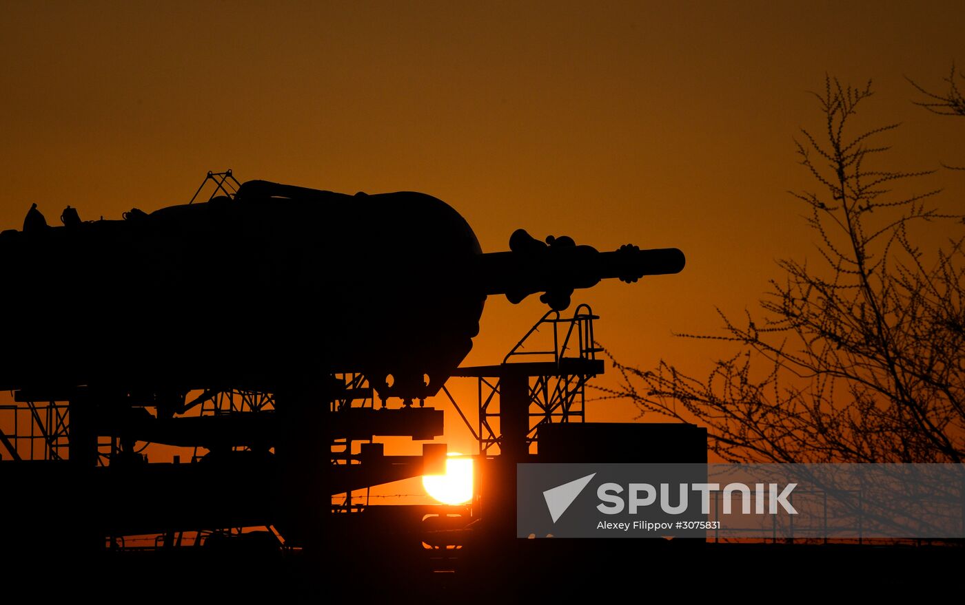 Soyuz FG carrier rocket with Soyuz MS-04 manned spacecraft moved to launch pad