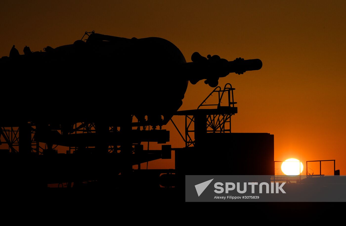 Soyuz FG carrier rocket with Soyuz MS-04 manned spacecraft moved to launch pad