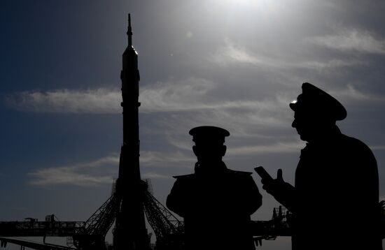 Soyuz FG carrier rocket with Soyuz MS-04 manned spacecraft moved to launch pad