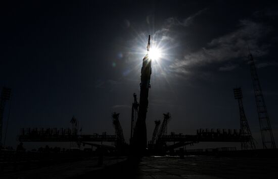 Soyuz FG carrier rocket with Soyuz MS-04 manned spacecraft moved to launch pad