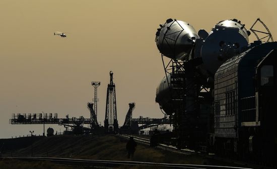 Soyuz FG carrier rocket with Soyuz MS-04 manned spacecraft moved to launch pad