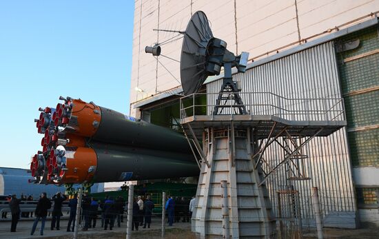 Soyuz FG carrier rocket with Soyuz MS-04 manned spacecraft moved to launch pad