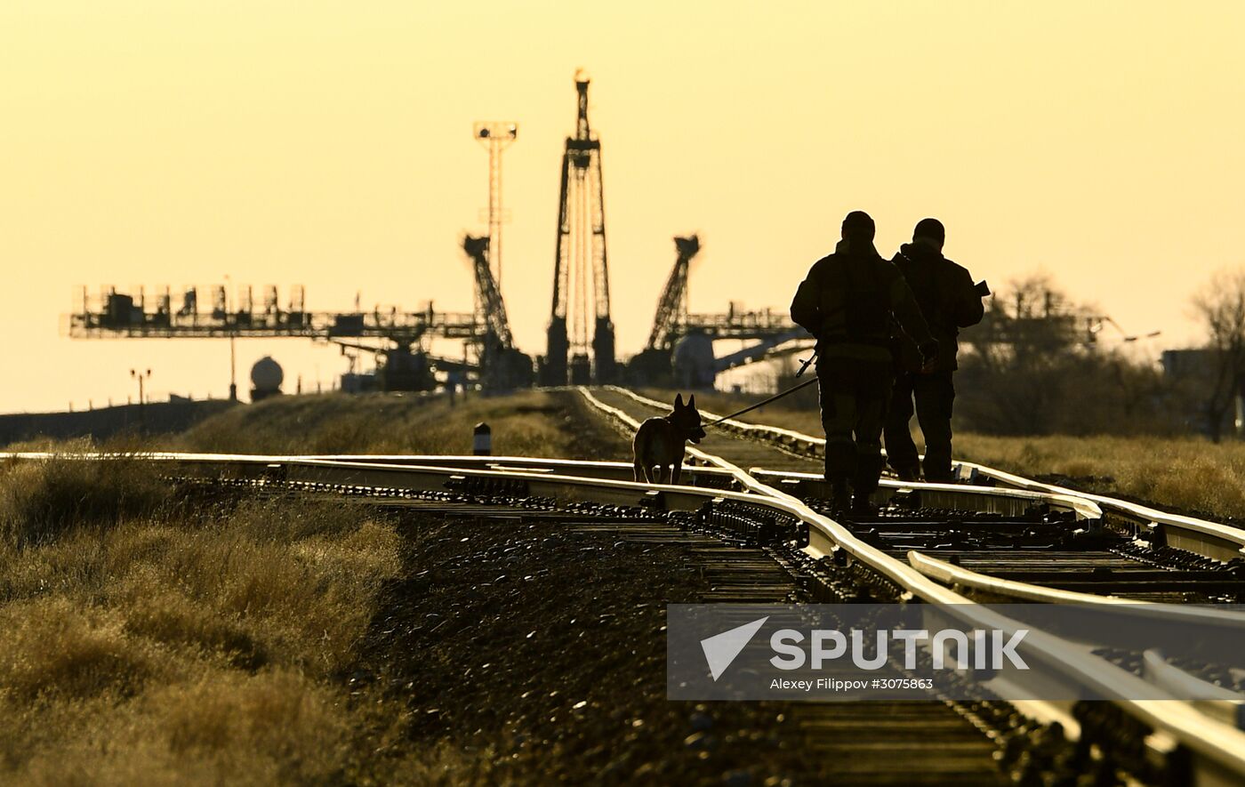 Soyuz FG carrier rocket with Soyuz MS-04 manned spacecraft moved to launch pad