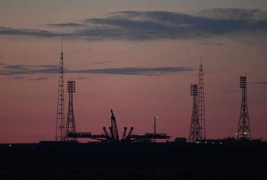 Soyuz FG carrier rocket with Soyuz MS-04 manned spacecraft moved to launch pad
