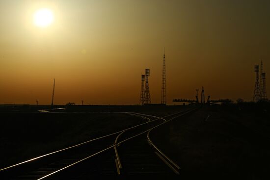 Soyuz FG carrier rocket with Soyuz MS-04 manned spacecraft moved to launch pad