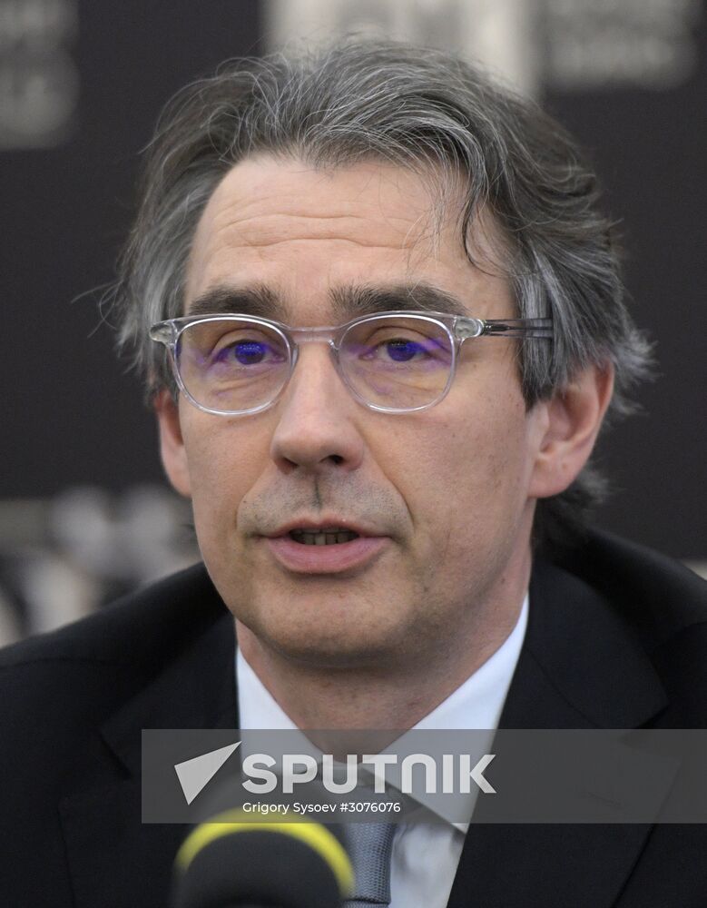 Press conference on Valery Todorovsky's movie "Large"