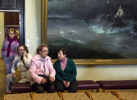 Unveiling Feodosia exhibition of Isaak Aivazovsky paintings from State Russian Museum collection