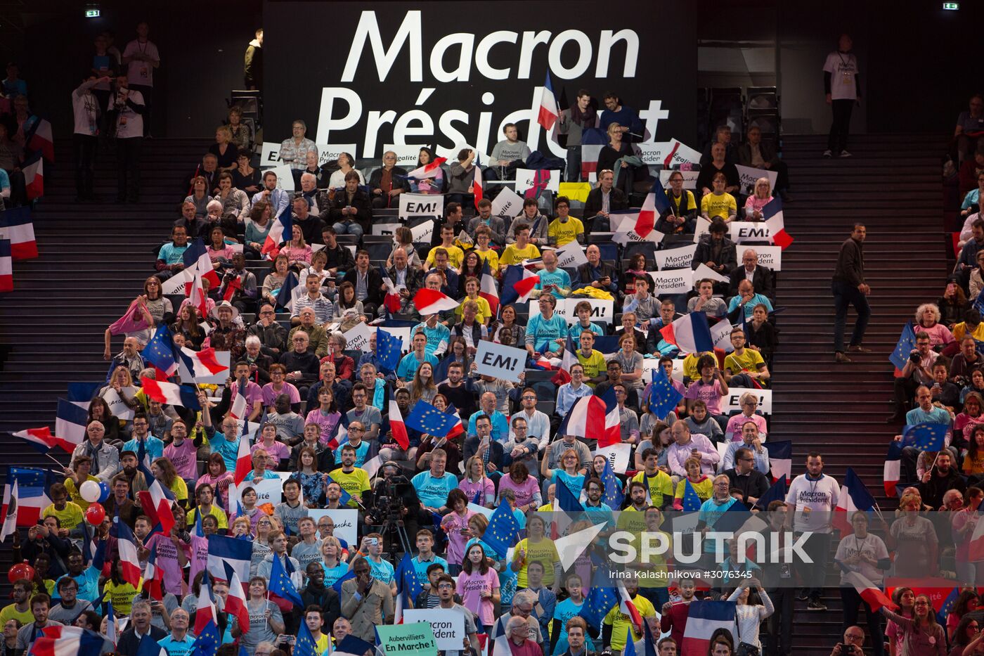 Presidential candidate Emmanuel Macron meets with supporters in Paris