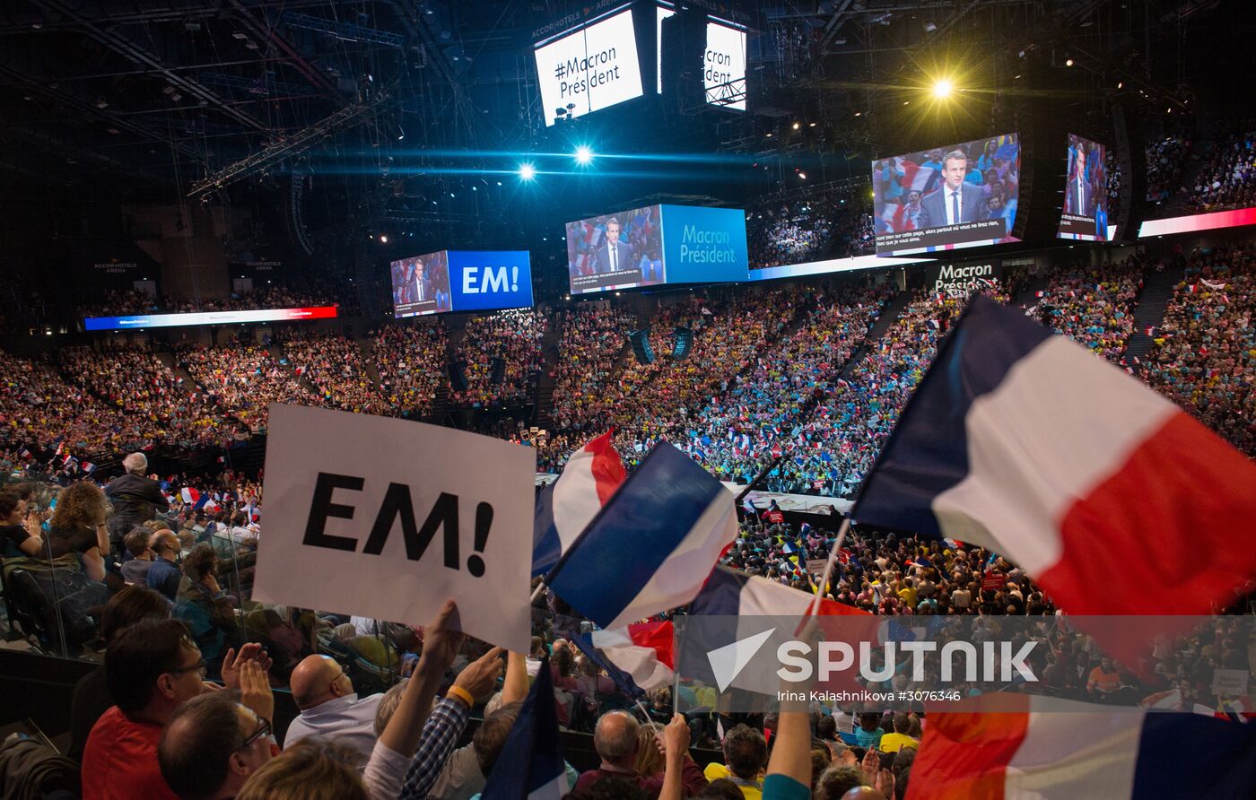 Presidential candidate Emmanuel Macron meets with supporters in Paris