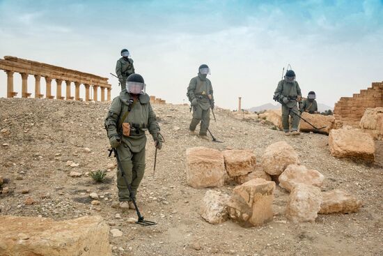 Russian mine pickers use new robotic systems during mine lifting in Palmyra