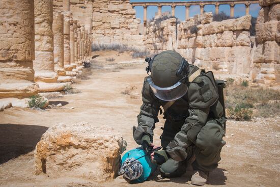 Russian mine pickers use new robotic systems during mine lifting in Palmyra