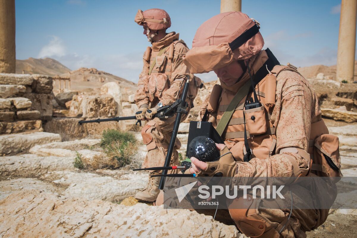 Russian mine pickers use new robotic systems during mine lifting in Palmyra
