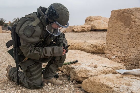 Russian mine pickers use new robotic systems during mine lifting in Palmyra