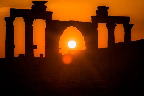 Russian mine pickers use new robotic systems during mine lifting in Palmyra