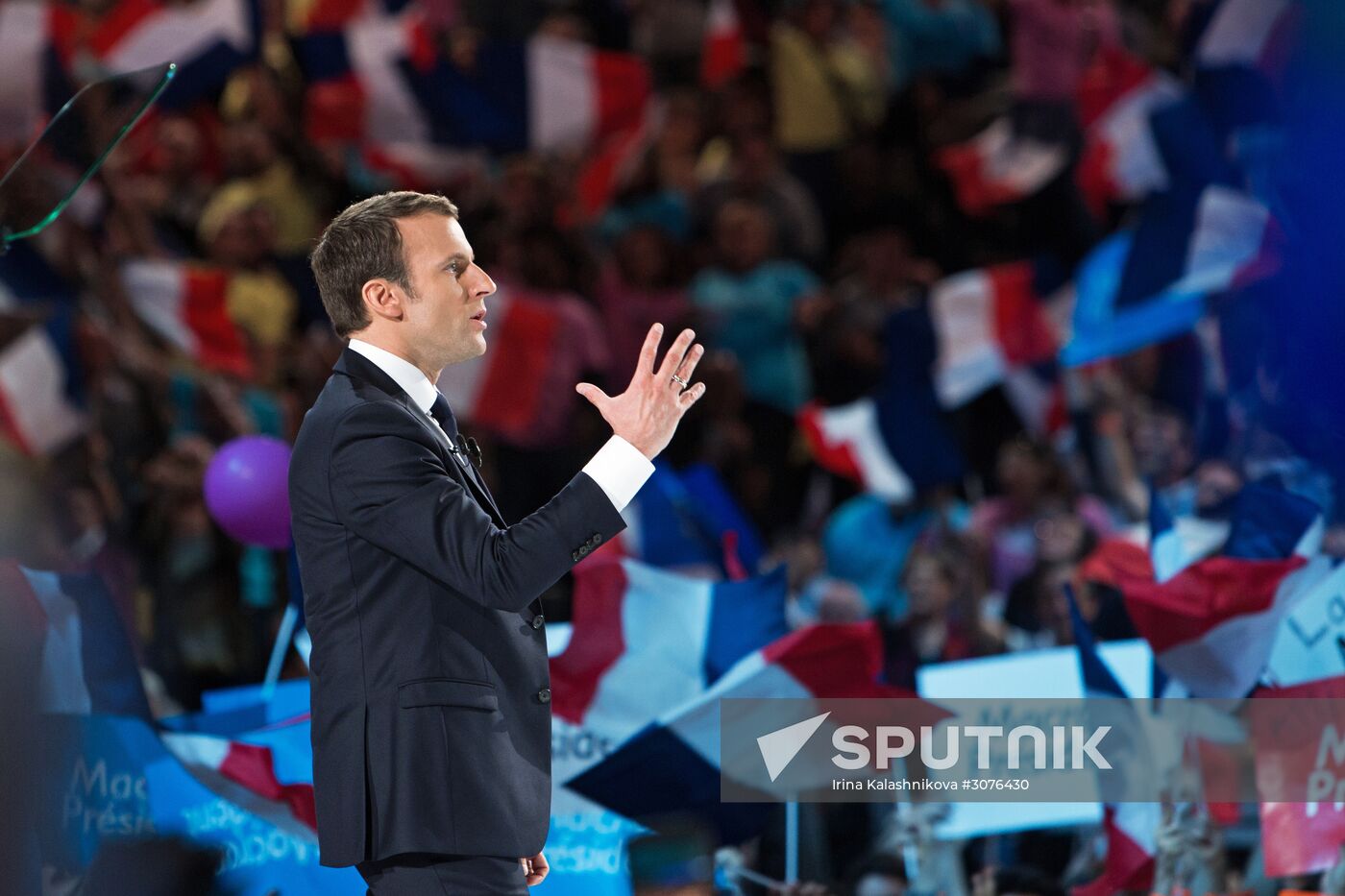 Presidential candidate Emmanuel Macron meets with supporters in Paris