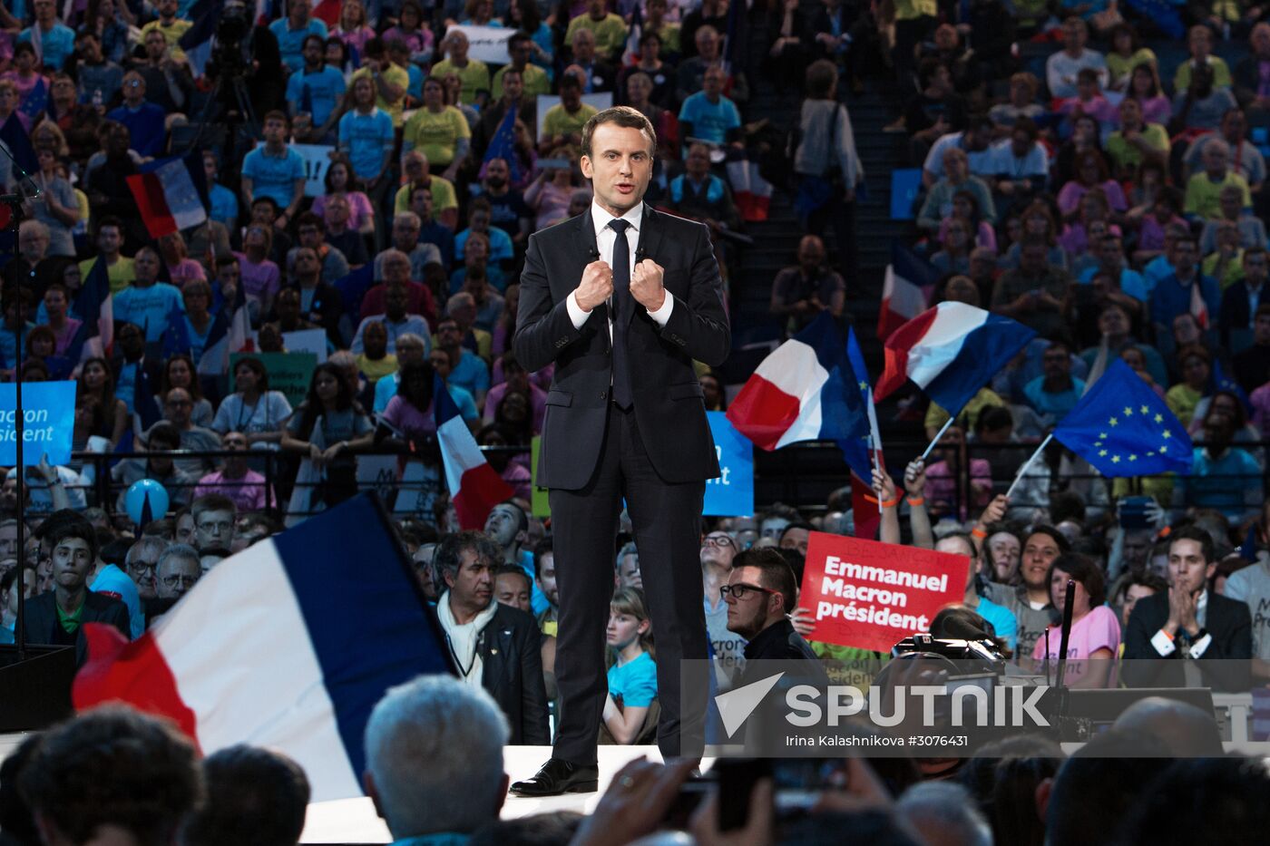 Presidential candidate Emmanuel Macron meets with supporters in Paris