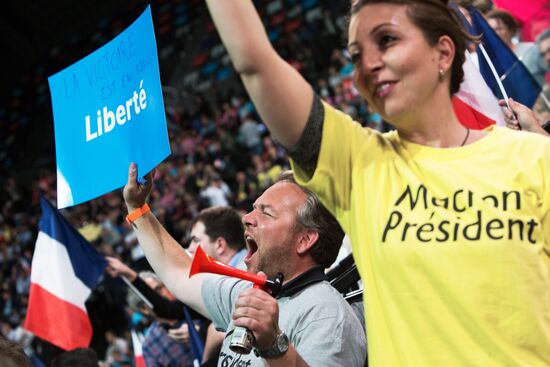 Presidential candidate Emmanuel Macron meets with supporters in Paris