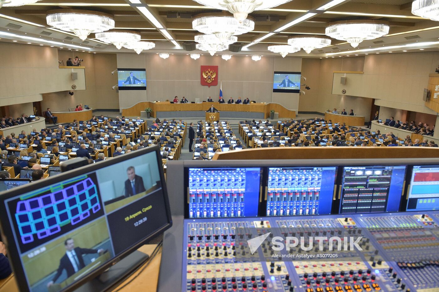 Prime Minister Dmitry Medvedev presents Government report at State Duma