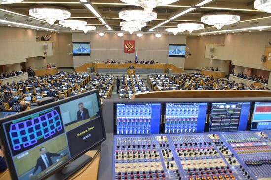 Prime Minister Dmitry Medvedev presents Government report at State Duma