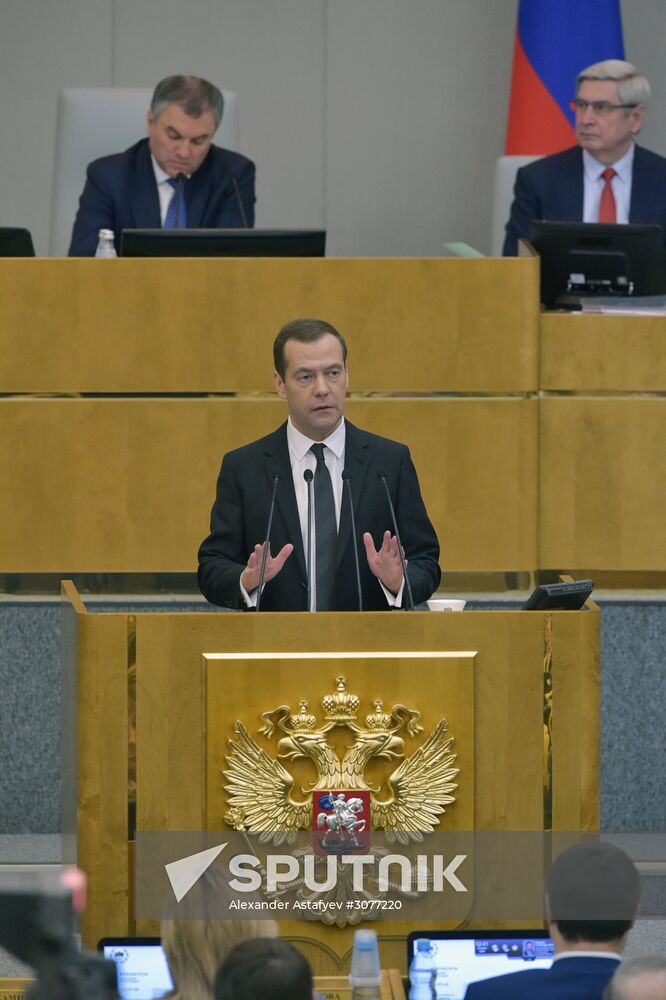 Prime Minister Medvedev speaks at State Duma meeting