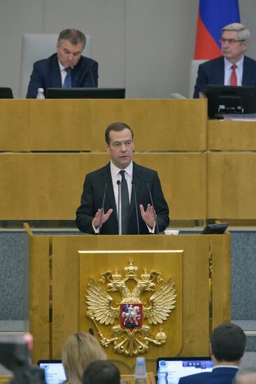 Prime Minister Medvedev speaks at State Duma meeting