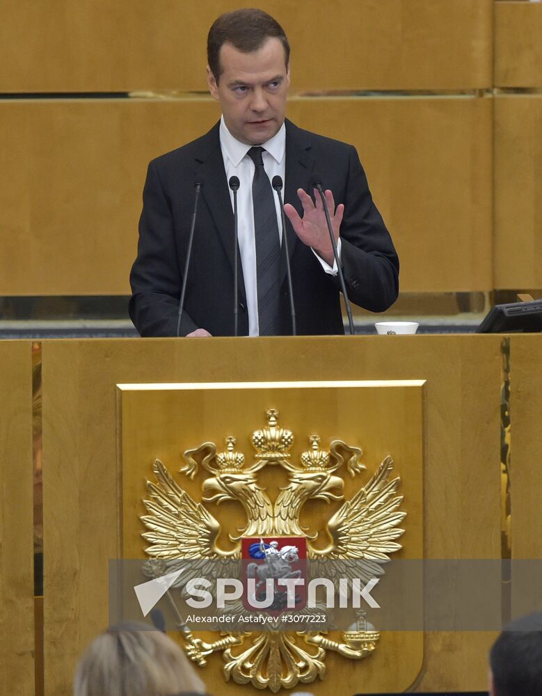 Prime Minister Medvedev speaks at State Duma meeting