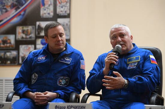 News conference with crew of Expedition 51/52 to ISS