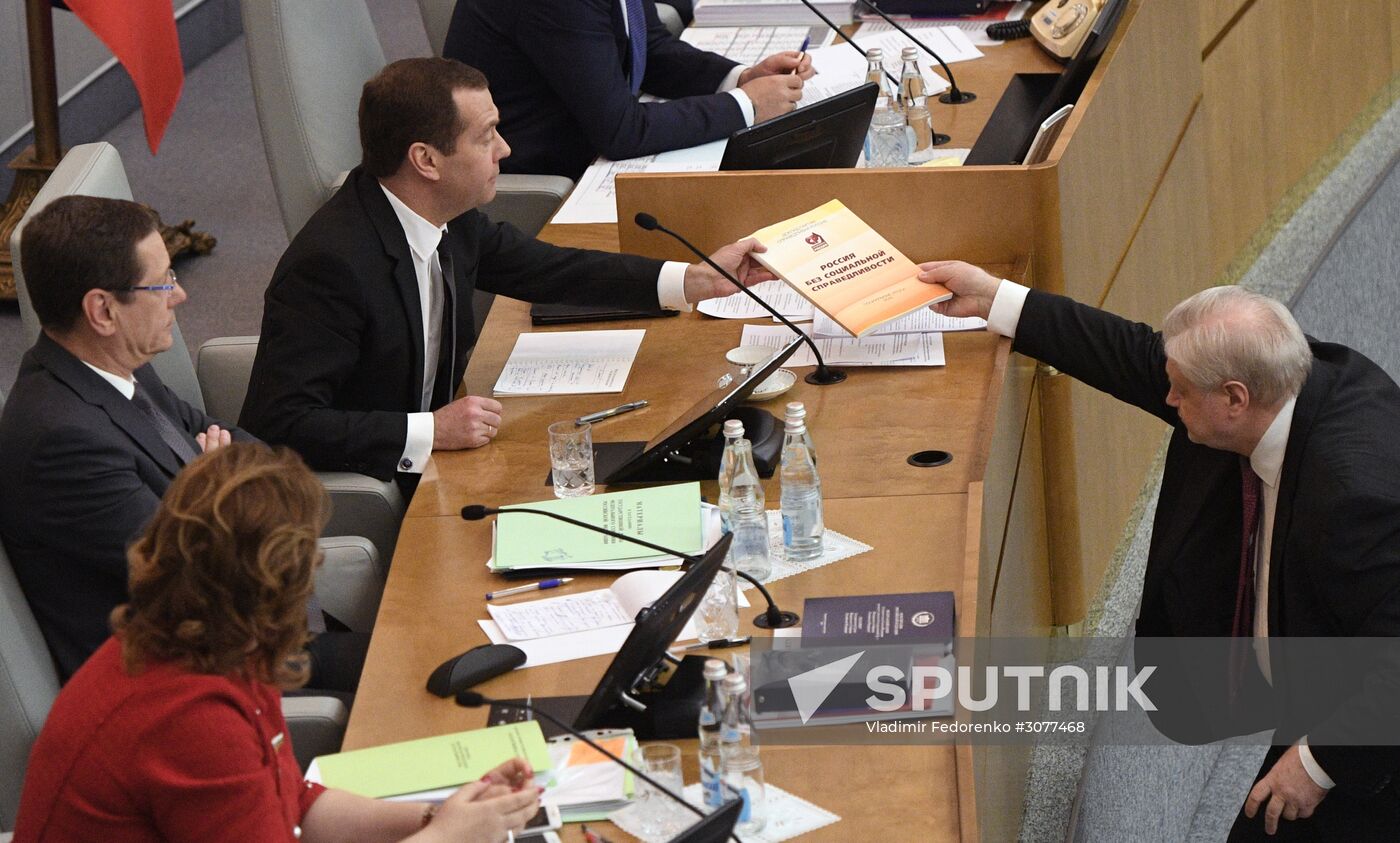 Prime Minister Dmitry Medvedev addresses plenary meeting in the State Duma